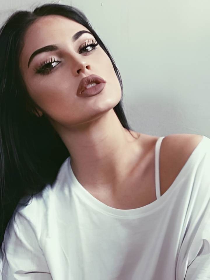 Моника привлекательная девушка из Сургута цена от 2500 руб