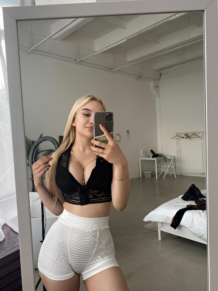 Виктория привлекательная девушка из Сургута цена от 4000 руб